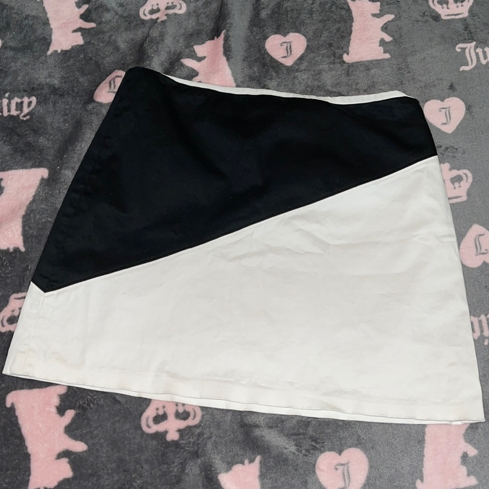 Alice and Olivia Black and White Mini 💕